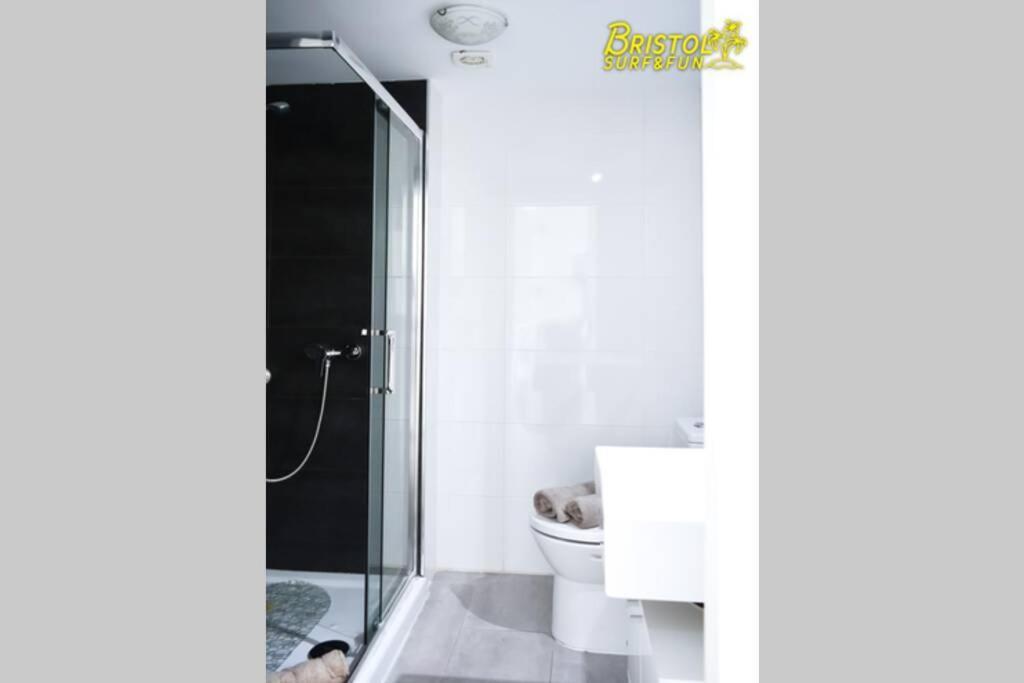 B-Rent Bristol Beach Surf & Fun كوراليهو المظهر الخارجي الصورة