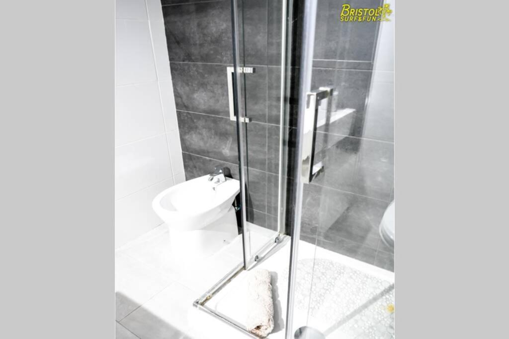 B-Rent Bristol Beach Surf & Fun كوراليهو المظهر الخارجي الصورة