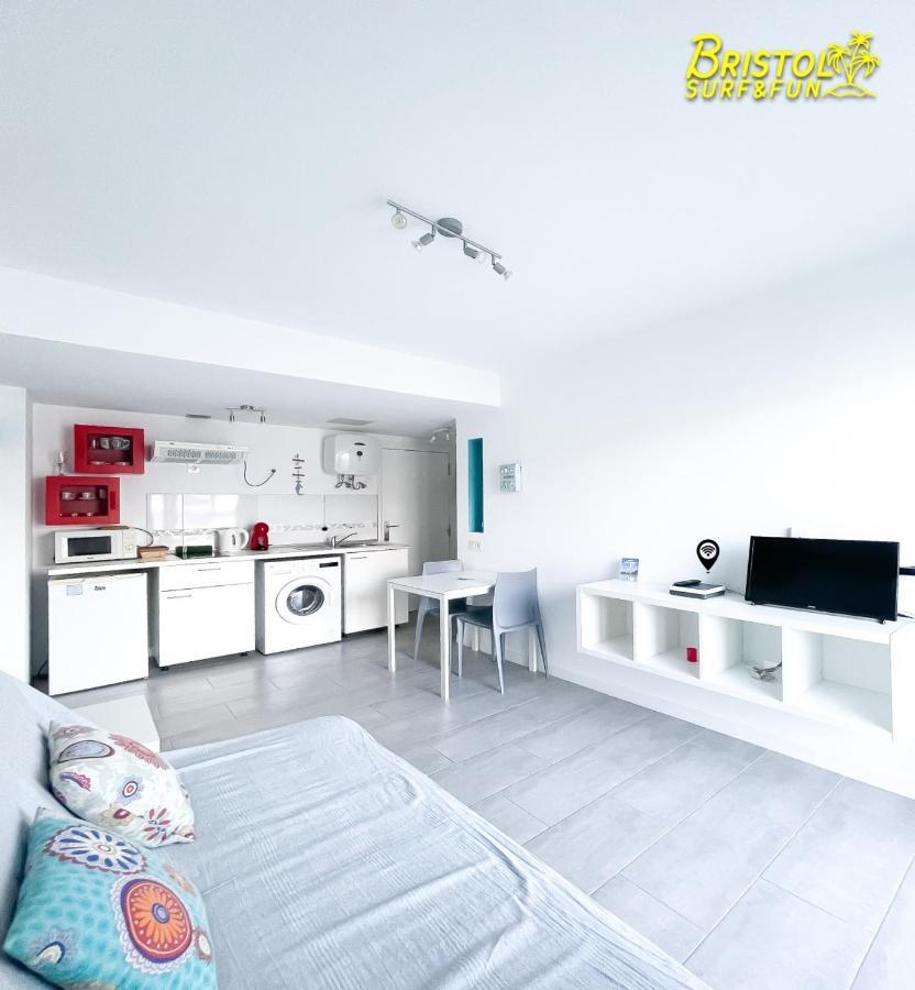 B-Rent Bristol Beach Surf & Fun كوراليهو المظهر الخارجي الصورة